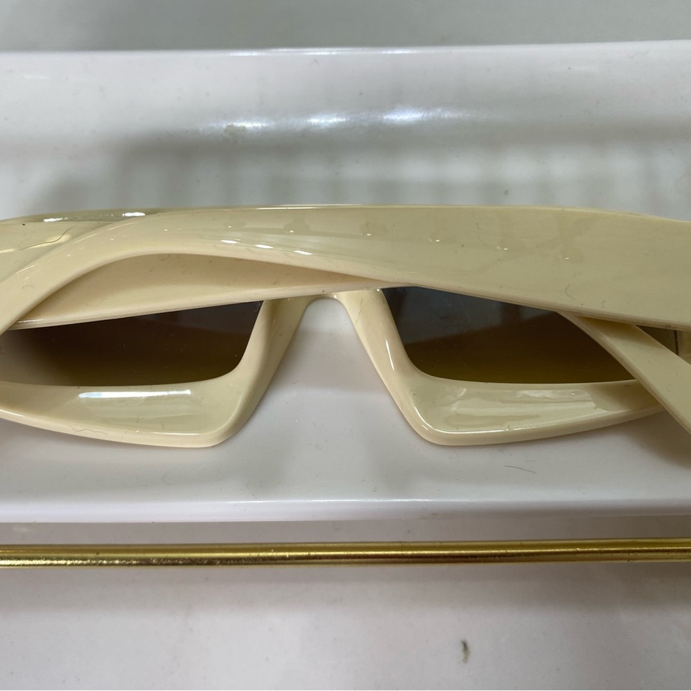 Sunglasses - Picture 5 of 8